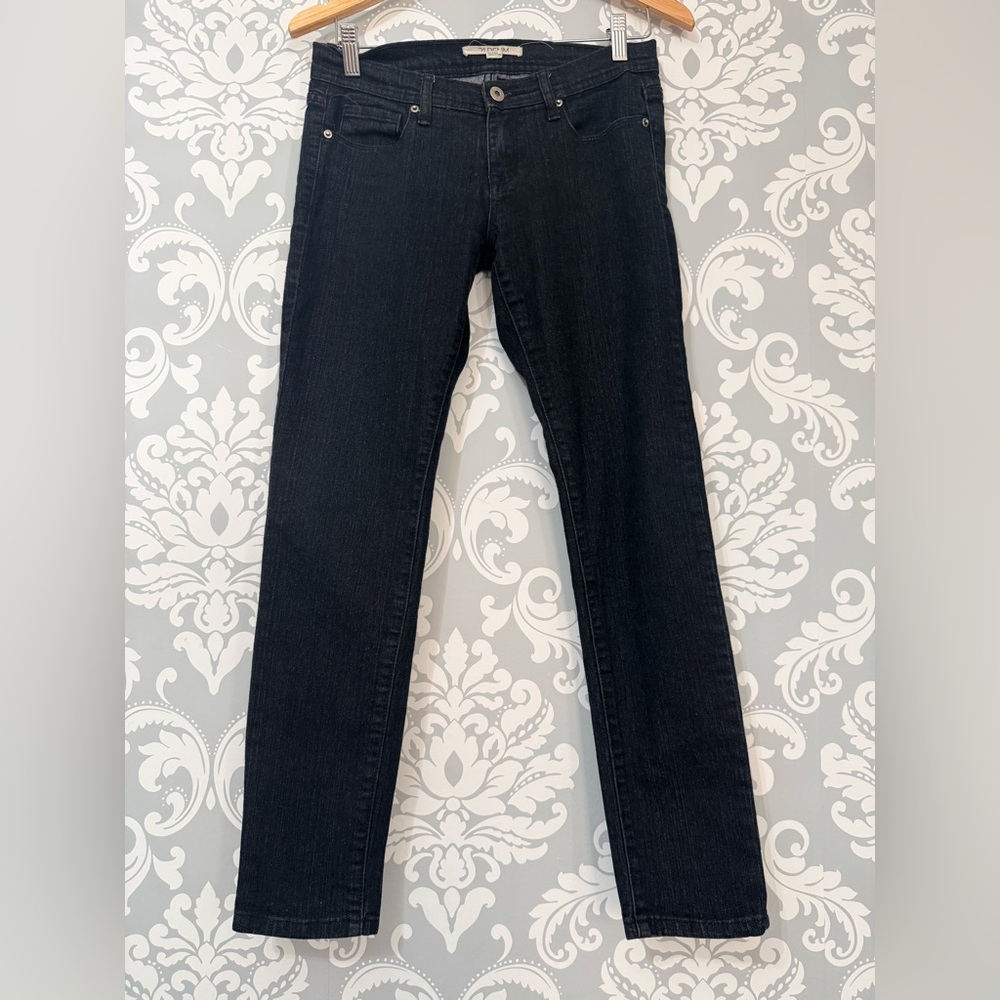 4/$25 • Forever 21 Denim Black Skinny Jeans